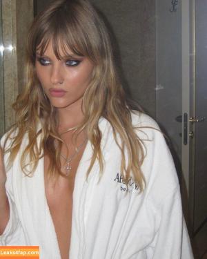 Victoria De Angelis фото #1217