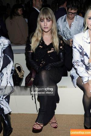 Victoria De Angelis фото #1227