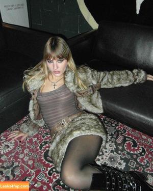 Victoria De Angelis photo #1249