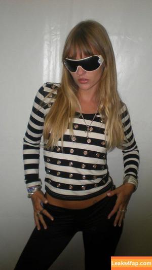 Victoria De Angelis photo #1625