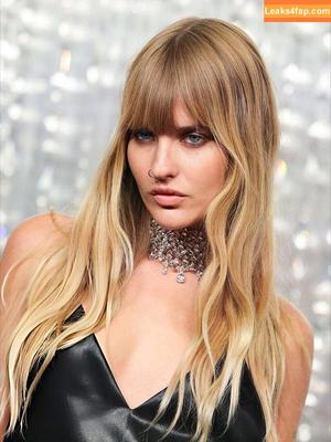 Victoria De Angelis фото #1628