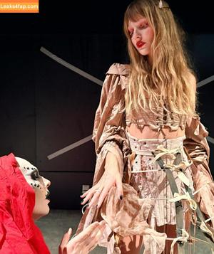 Victoria De Angelis фото #1635