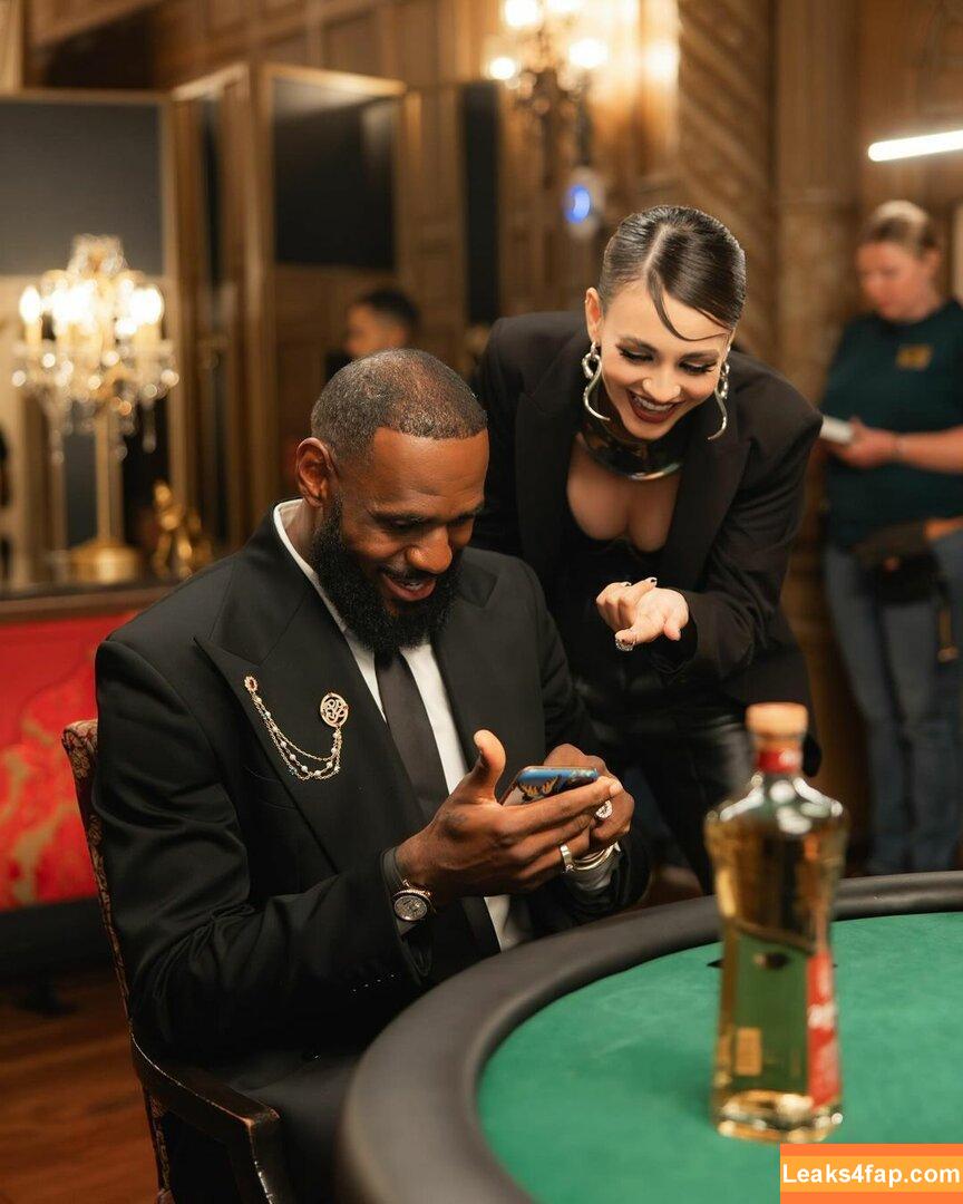 Victoria Justice / victoriajustice leaked photo photo #3367