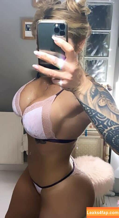 Victoria Lomba / victorialomba / victorialombatv leaked photo photo #0225