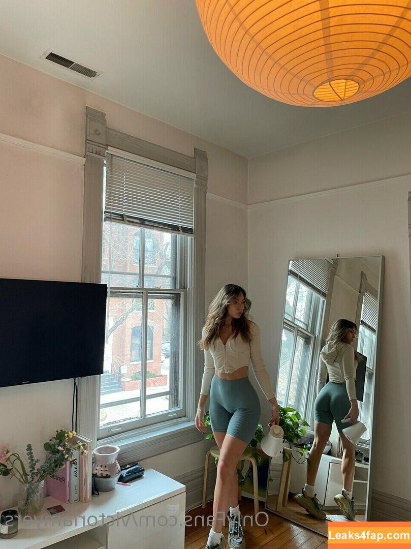 Victoria Lynn Myers / victorialynnmyers слитое фото фото #0016