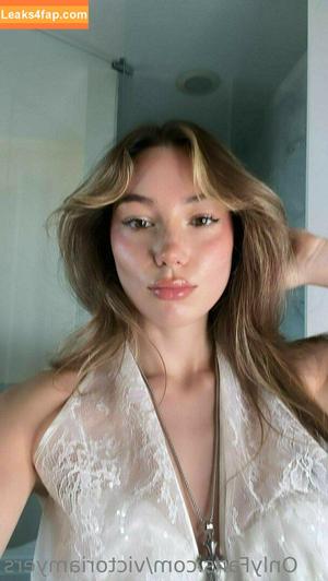 Victoria Lynn Myers photo #0417