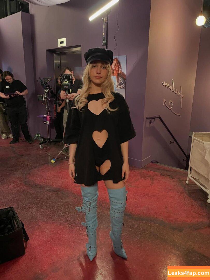 Victoria Pedretti / VictoriPedretti / https: / then0t0ri0usvip leaked photo photo #0334