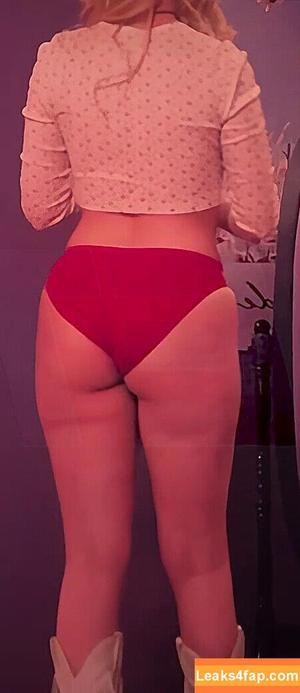 Victoria Pedretti фото #0341