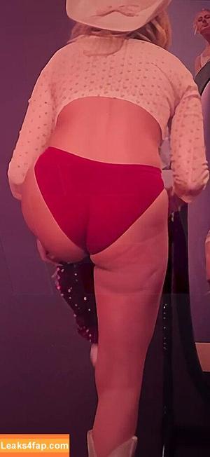 Victoria Pedretti фото #0342