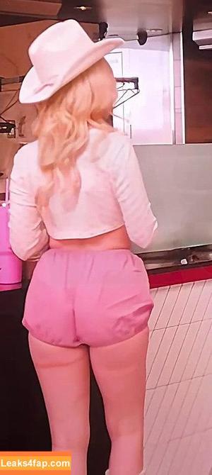 Victoria Pedretti фото #0351