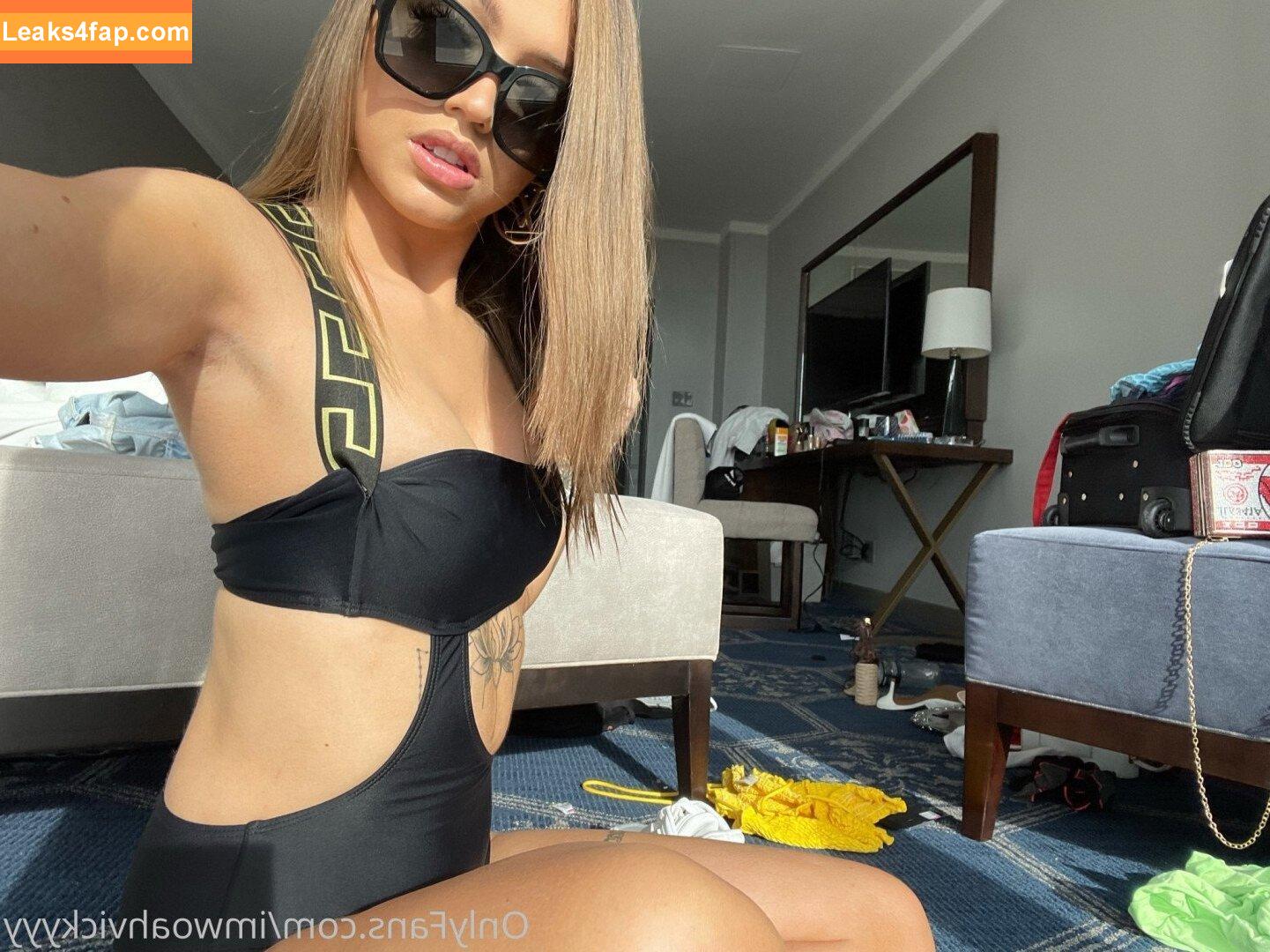 Victoria Rclaiire /  leaked photo photo #0003