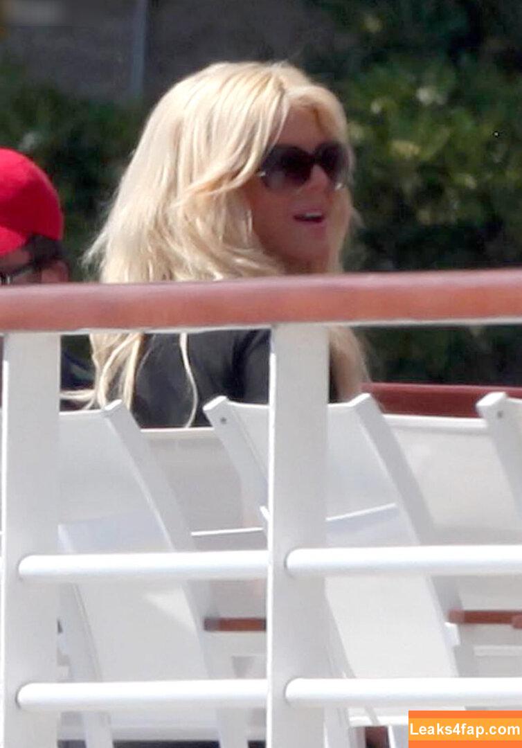 Victoria Silvstedt / vicsilvstedt / victoriasilvstedt leaked photo photo #0162