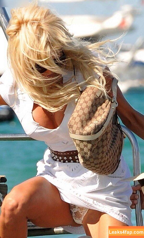 Victoria Silvstedt / vicsilvstedt / victoriasilvstedt leaked photo photo #0192