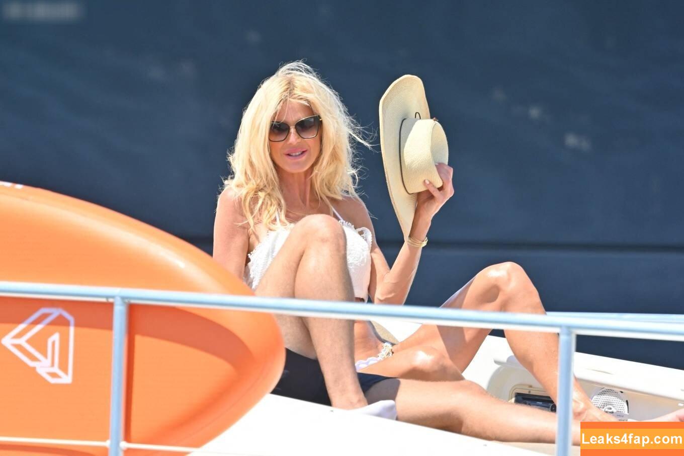 Victoria Silvstedt / vicsilvstedt / victoriasilvstedt leaked photo photo #0271