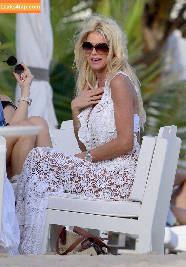Victoria Silvstedt / vicsilvstedt / victoriasilvstedt leaked photo photo #0433