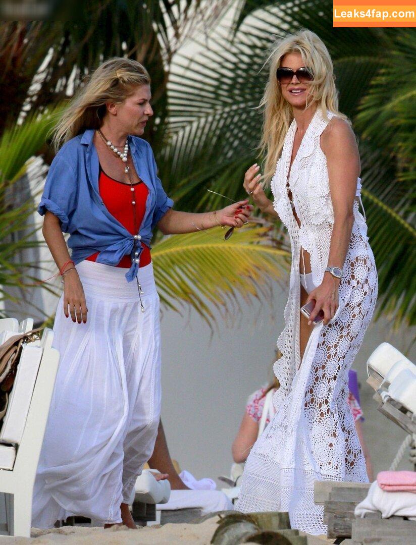 Victoria Silvstedt / vicsilvstedt / victoriasilvstedt leaked photo photo #0435