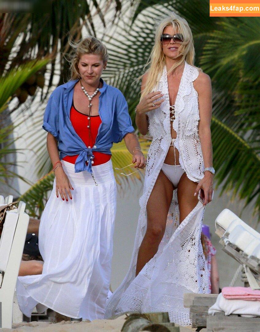 Victoria Silvstedt / vicsilvstedt / victoriasilvstedt leaked photo photo #0438