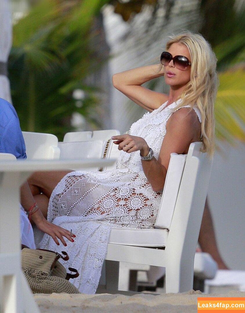 Victoria Silvstedt / vicsilvstedt / victoriasilvstedt leaked photo photo #0440
