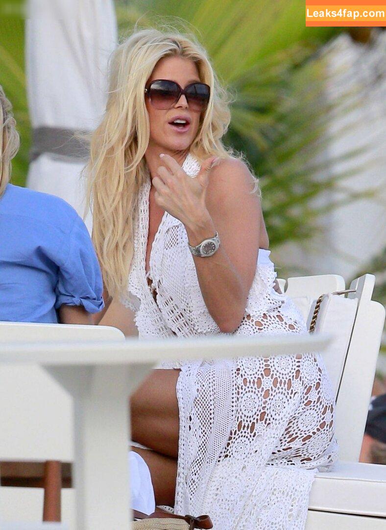 Victoria Silvstedt / vicsilvstedt / victoriasilvstedt leaked photo photo #0442