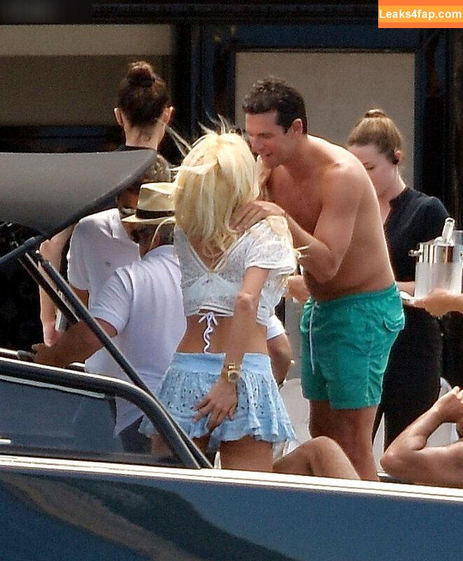 Victoria Silvstedt / vicsilvstedt / victoriasilvstedt leaked photo photo #0454