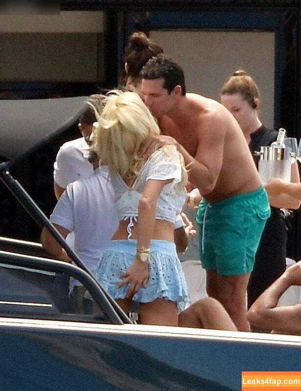 Victoria Silvstedt / vicsilvstedt / victoriasilvstedt leaked photo photo #0455