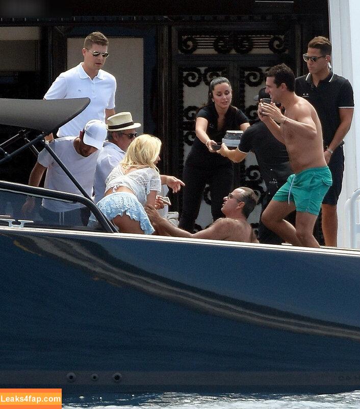 Victoria Silvstedt / vicsilvstedt / victoriasilvstedt leaked photo photo #0456