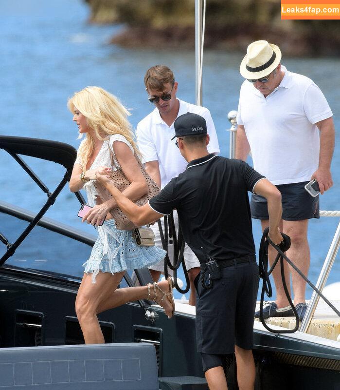 Victoria Silvstedt / vicsilvstedt / victoriasilvstedt leaked photo photo #0460