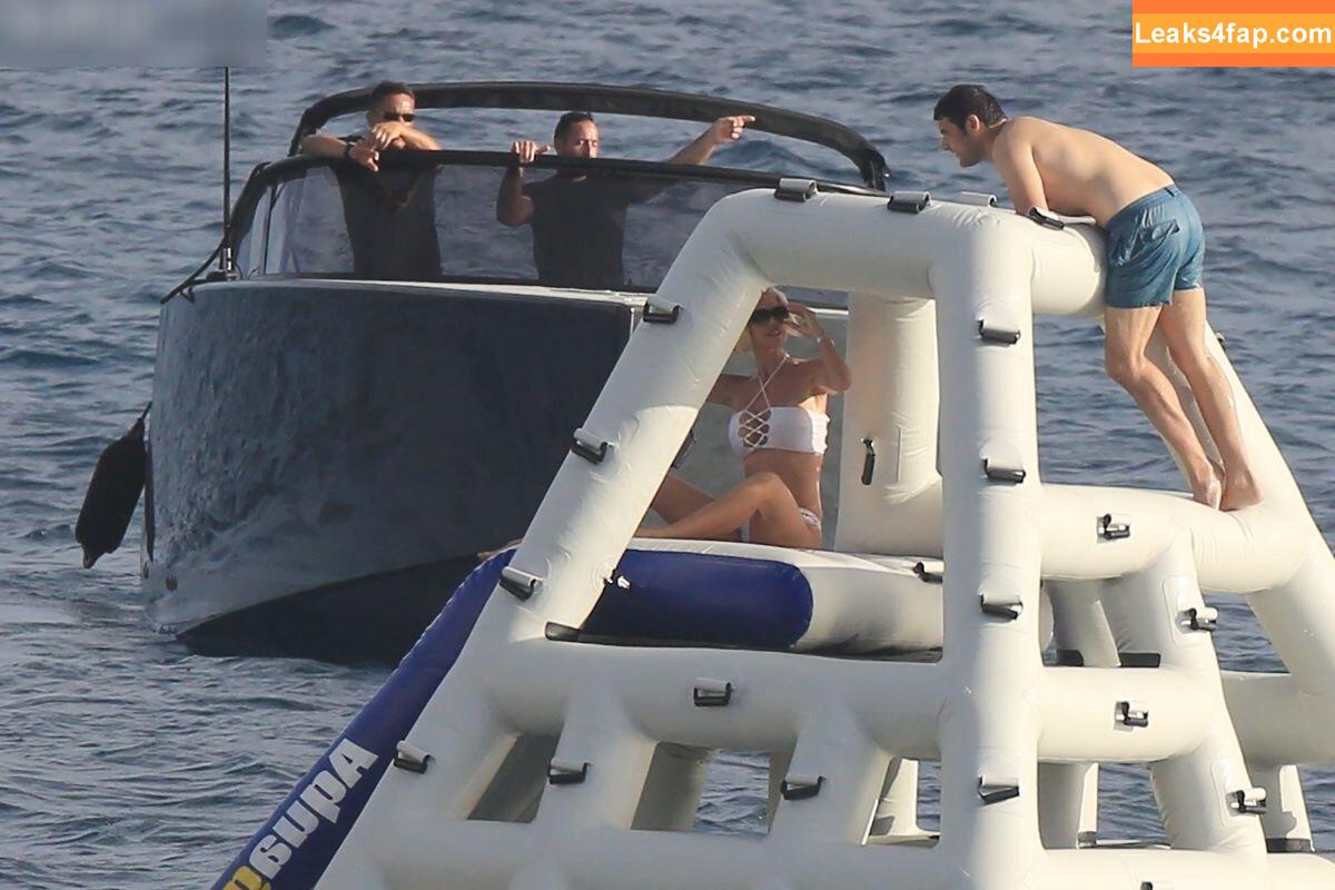 Victoria Silvstedt / vicsilvstedt / victoriasilvstedt leaked photo photo #0471