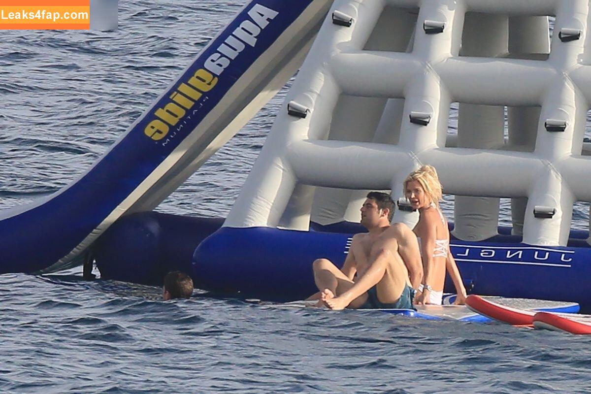 Victoria Silvstedt / vicsilvstedt / victoriasilvstedt leaked photo photo #0472