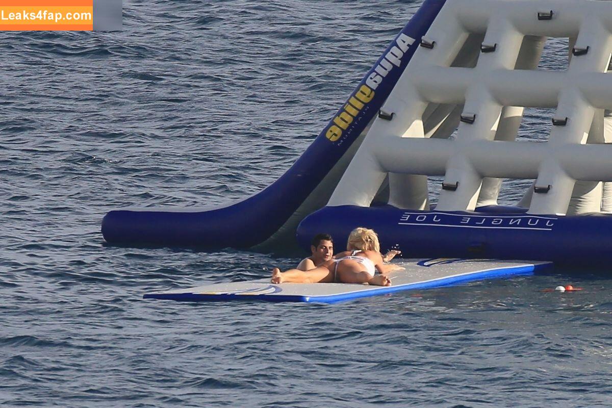 Victoria Silvstedt / vicsilvstedt / victoriasilvstedt leaked photo photo #0474