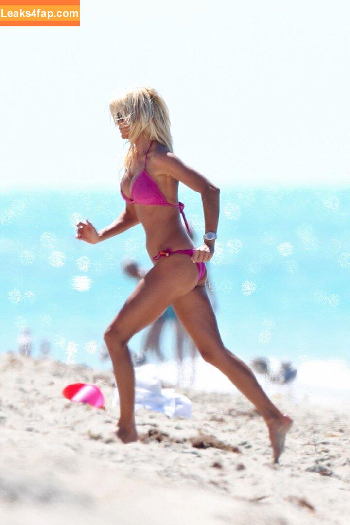 Victoria Silvstedt / vicsilvstedt / victoriasilvstedt leaked photo photo #0515
