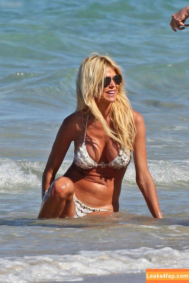 Victoria Silvstedt / vicsilvstedt / victoriasilvstedt leaked photo photo #0545