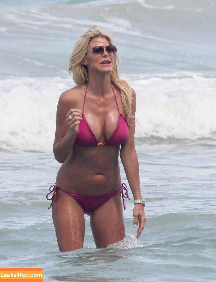 Victoria Silvstedt / vicsilvstedt / victoriasilvstedt leaked photo photo #0606