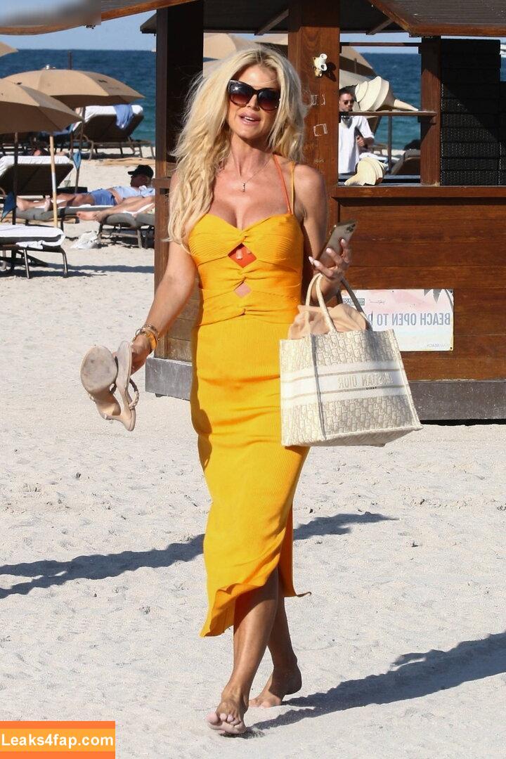 Victoria Silvstedt / vicsilvstedt / victoriasilvstedt leaked photo photo #0997