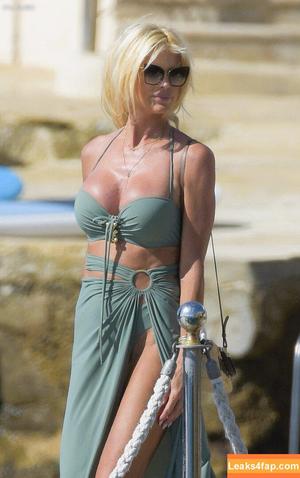 Victoria Silvstedt photo #0330