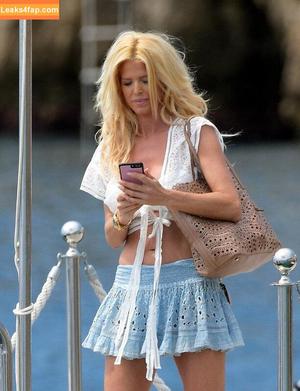 Victoria Silvstedt photo #0450