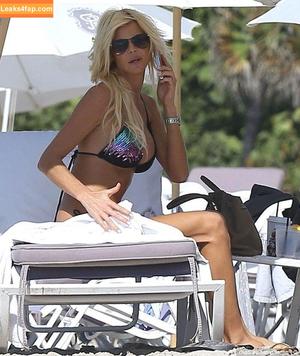 Victoria Silvstedt photo #0585