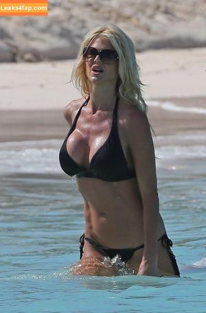 Victoria Silvstedt photo #0630