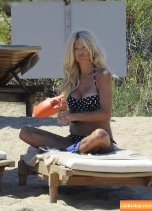 Victoria Silvstedt photo #0666
