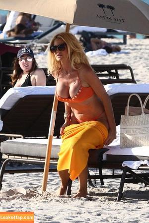Victoria Silvstedt фото #1000