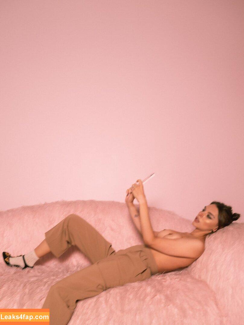 Vika Mednis / xmednisx leaked photo photo #0201