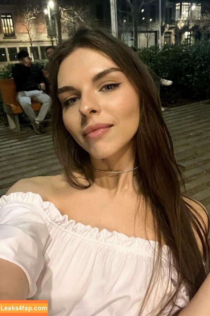 Vika Mednis / xmednisx leaked photo photo #0272