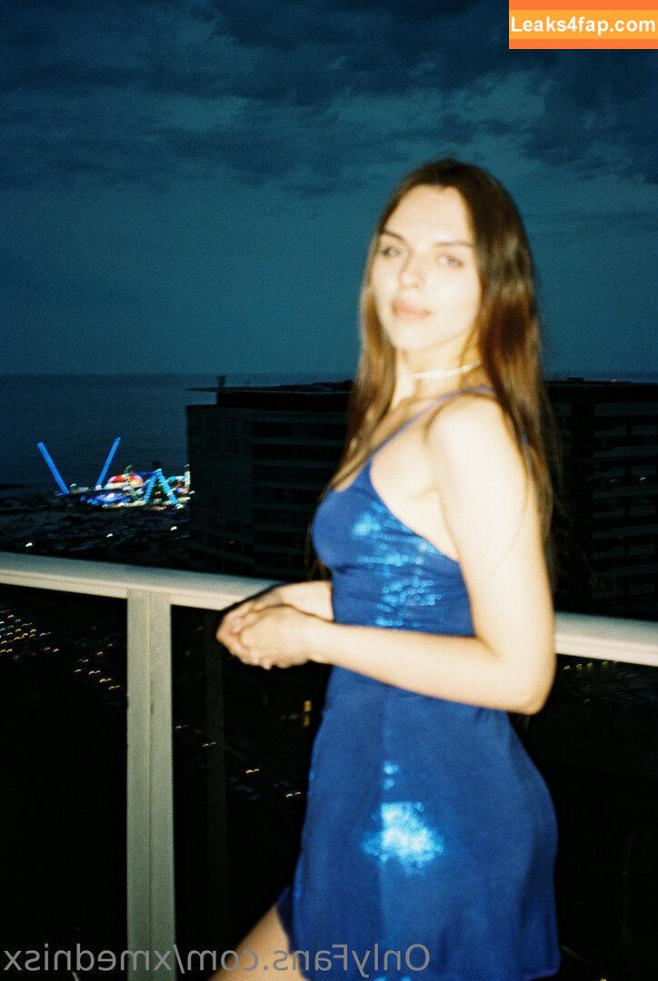 Vika Mednis / xmednisx leaked photo photo #0337