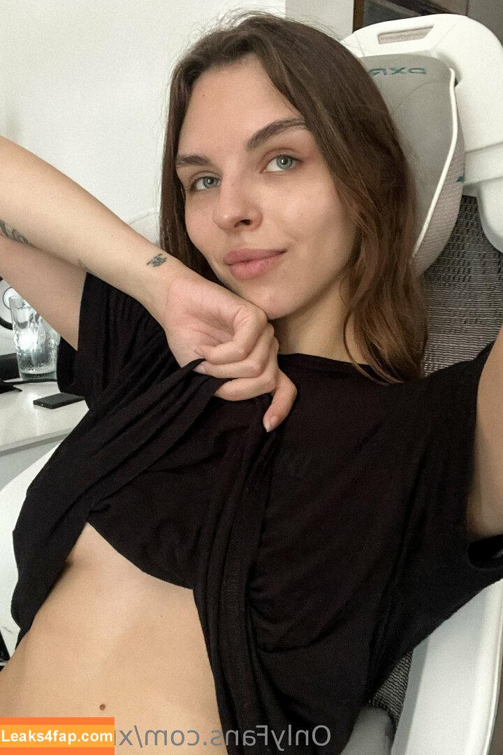 Vika Mednis / xmednisx leaked photo photo #0354