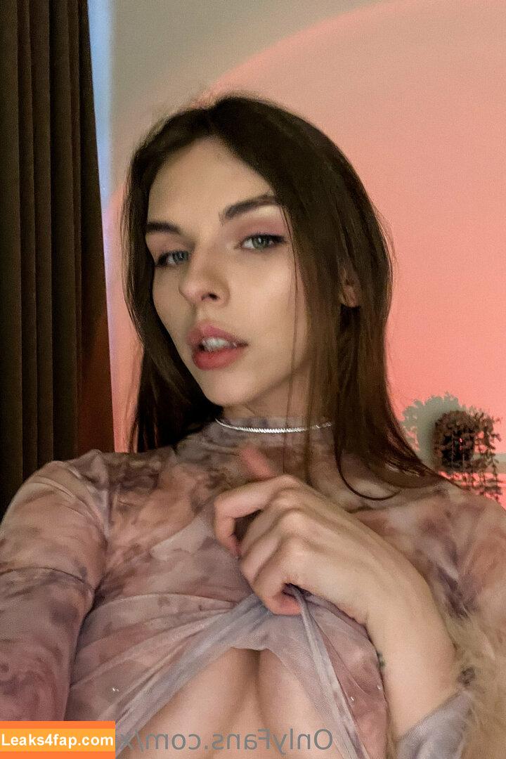 Vika Mednis / xmednisx leaked photo photo #0403