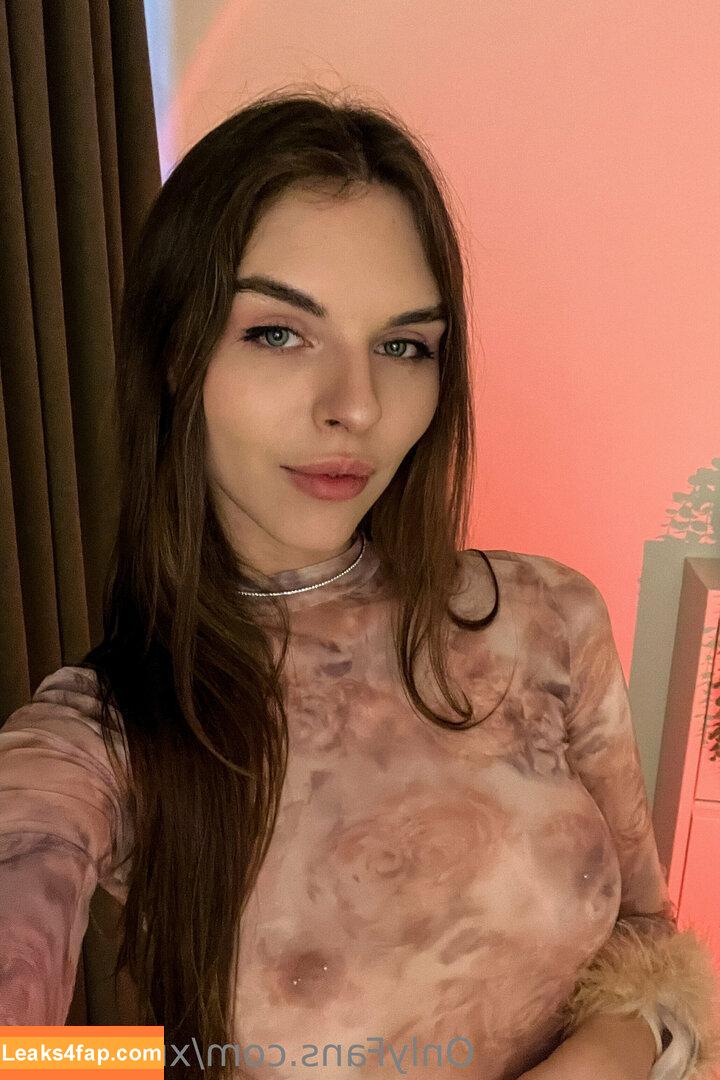 Vika Mednis / xmednisx leaked photo photo #0412