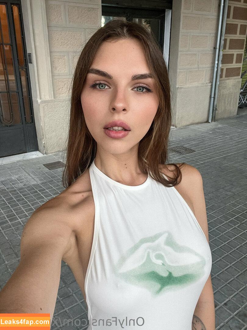 Vika Mednis / xmednisx leaked photo photo #0689