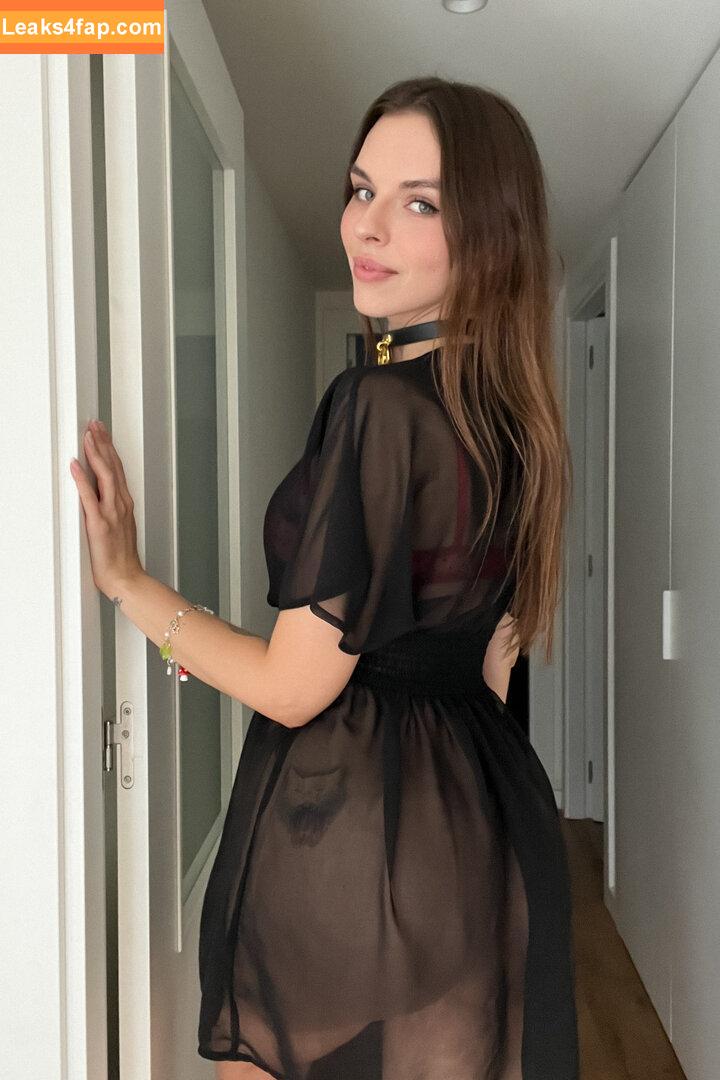 Vika Mednis / xmednisx leaked photo photo #0851