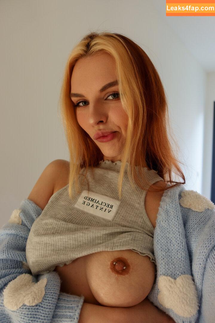 Vika Mednis / xmednisx leaked photo photo #0856