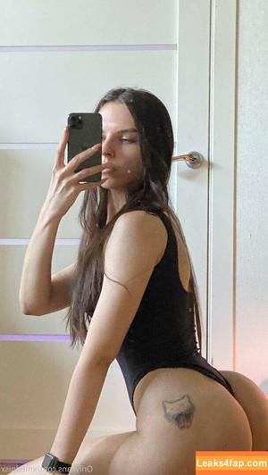 Vika Mednis photo #0131